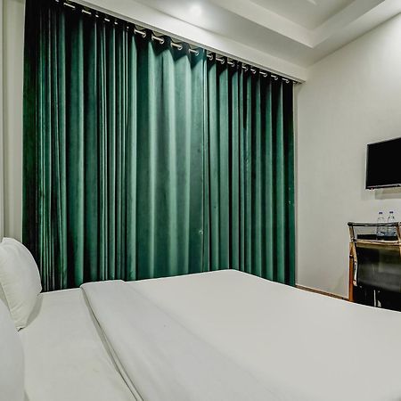 Townhouse Skylight Near Medanta Hospital Hotel Gurgaon Exterior foto