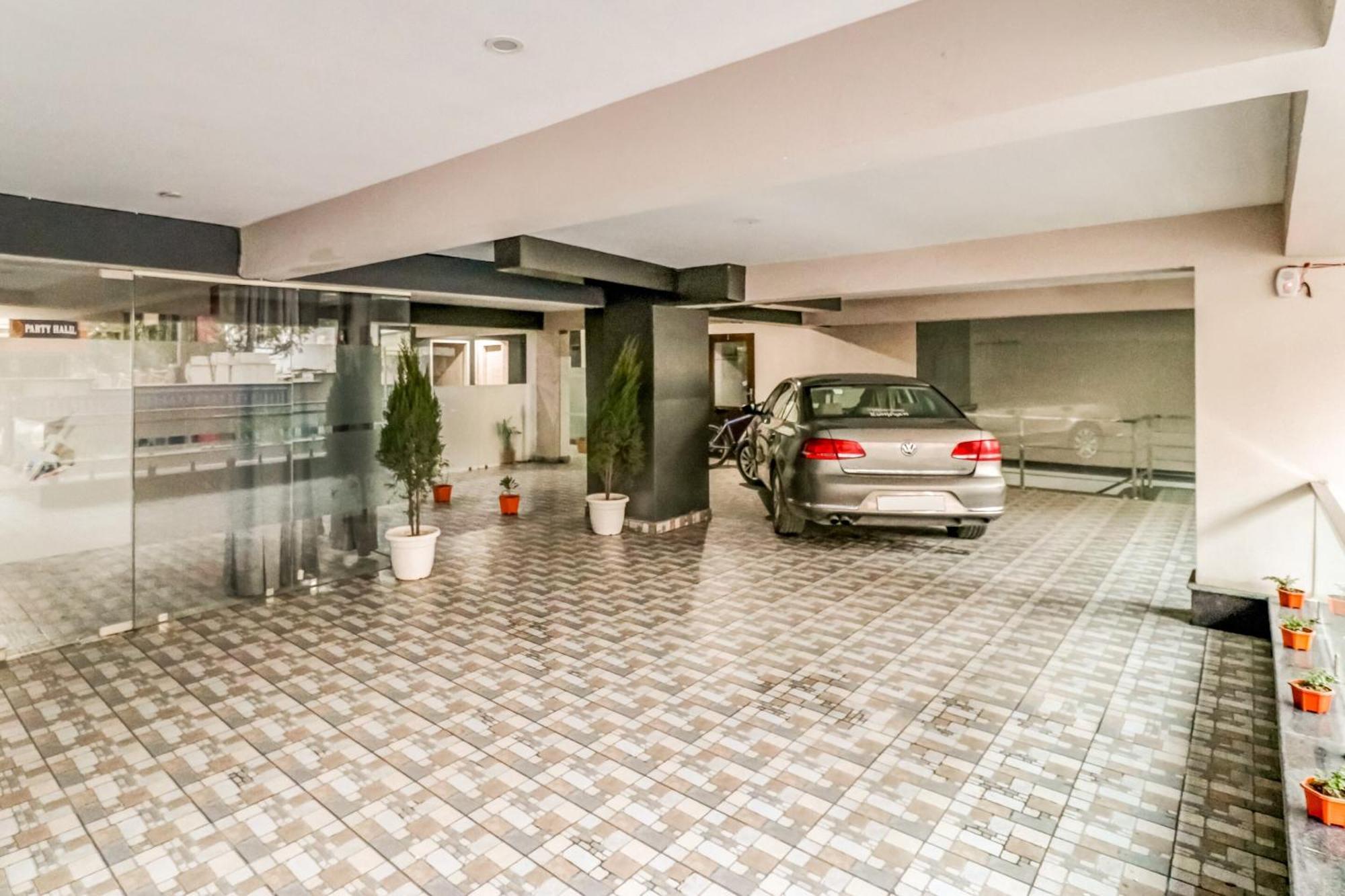 Townhouse Skylight Near Medanta Hospital Hotel Gurgaon Exterior foto