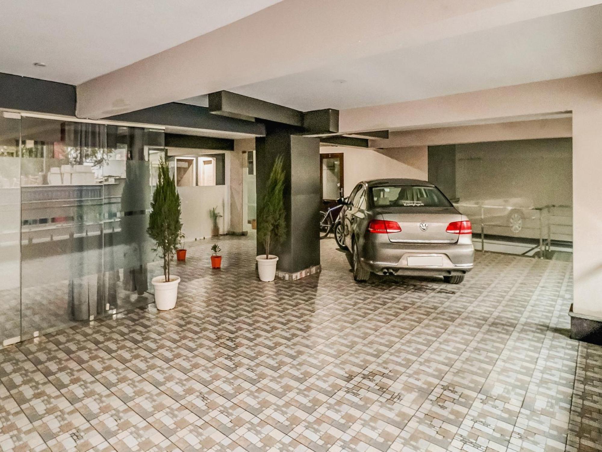 Townhouse Skylight Near Medanta Hospital Hotel Gurgaon Exterior foto