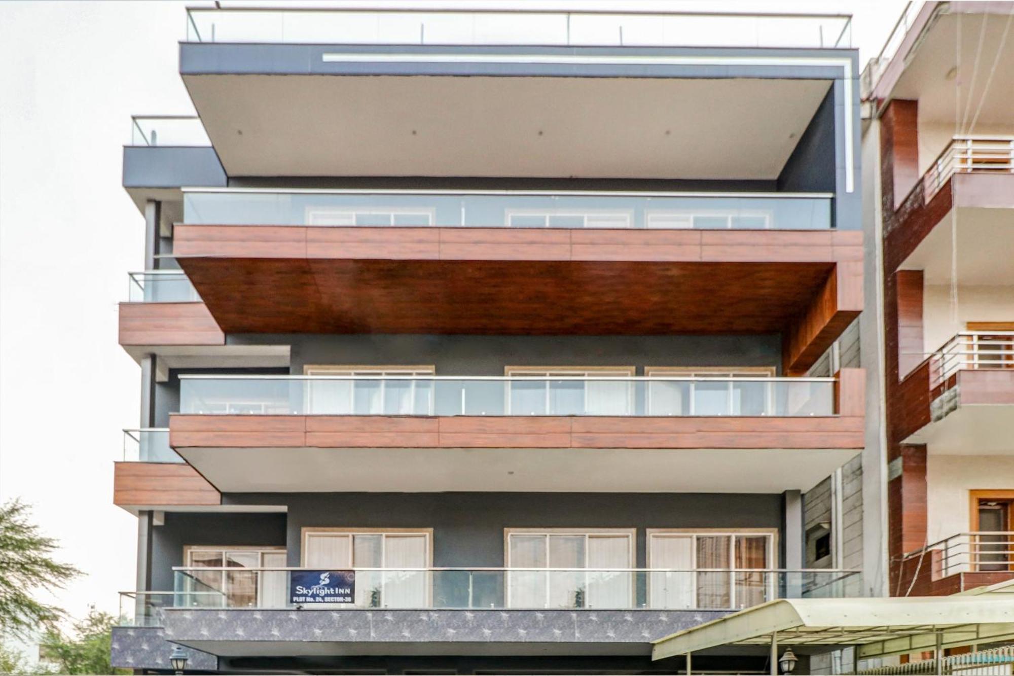Townhouse Skylight Near Medanta Hospital Hotel Gurgaon Exterior foto