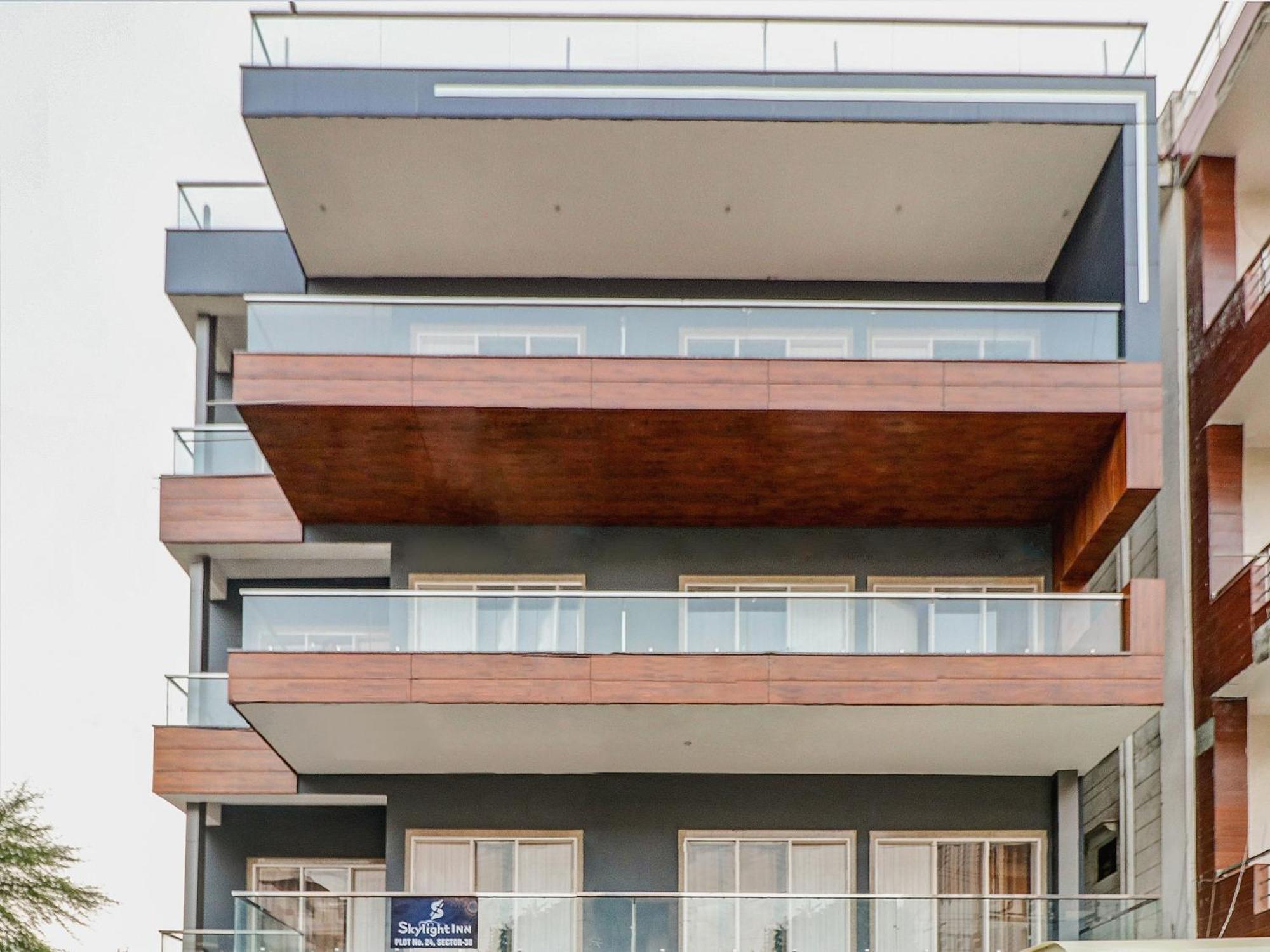 Townhouse Skylight Near Medanta Hospital Hotel Gurgaon Exterior foto